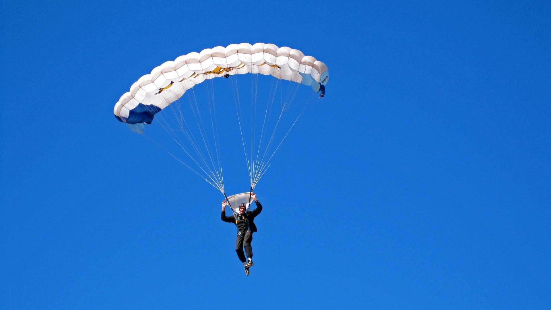 雷霆万钧,欧文如刃,一场进攻艺术的完胜之舞